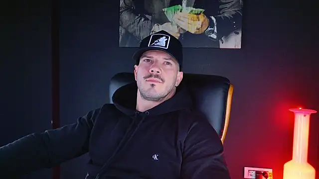 AngeloEric online show from December 16, 4:49 pm