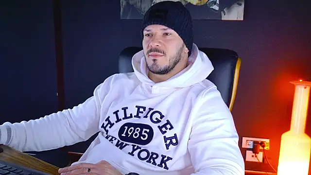 AngeloEric online show from January 28, 4:50 am