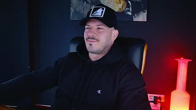 AngeloEric online show from December 16, 6:43 am