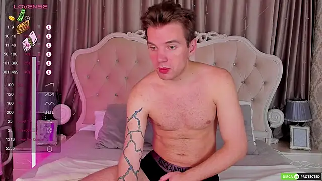 ArthurWhitee online show from October 2, 3:21 am