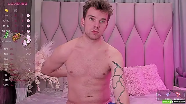 ArthurWhitee online show from September 22, 8:58 am