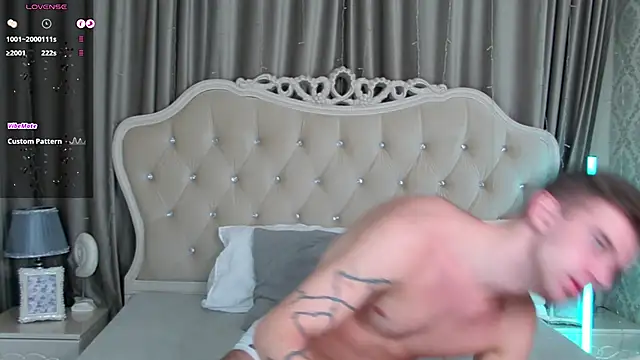 ArthurWhitee online show from January 29, 4:15 am