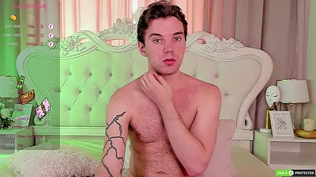 ArthurWhitee online show from October 13, 4:29 am