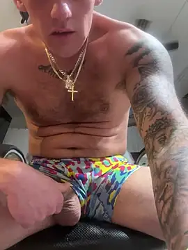 PeytonJohnn online show from January 17, 10:00 pm