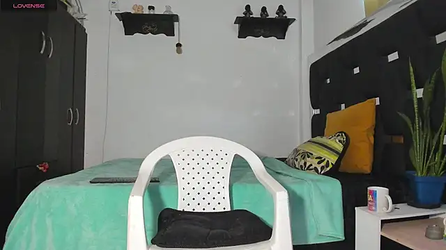 Snapshot of RyanRizzo chatting on March 19, 12:45 pm RyanRizzo online show from March 19, 12:45 pm