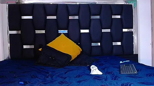 Snapshot of RyanRizzo chatting on February 7, 4:03 pm RyanRizzo online show from February 7, 4:03 pm