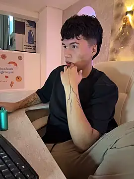 Logan smith1 online show from October 31, 5:31 am