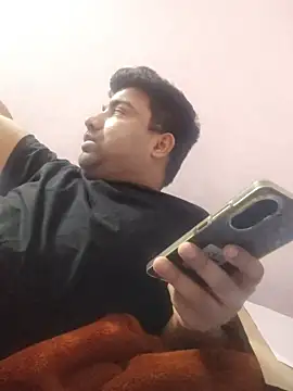 L9vefromAkhil online show from February 3, 9:47 am