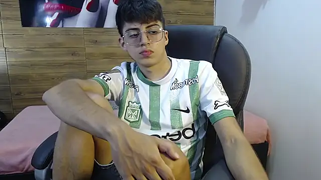 jhoellx online show from September 22, 7:35 pm