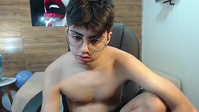 jhoellx online show from October 11, 7:40 pm