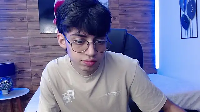 jhoellx online show from December 14, 7:25 pm