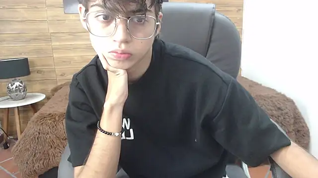 jhoellx online show from March 8, 12:39 pm