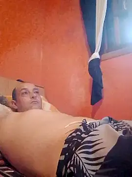 Fabiocapao01 online show from December 2, 8:42 pm