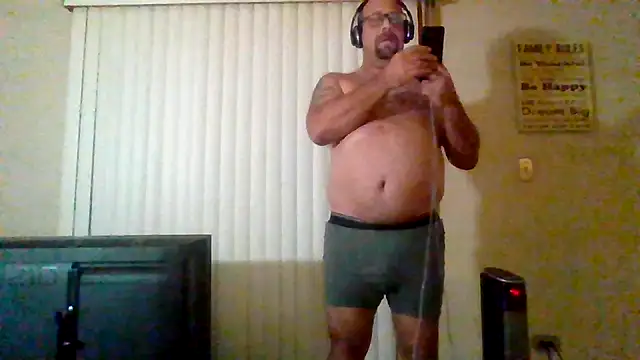 Exhibitionist040577 online show from November 10, 3:11 am