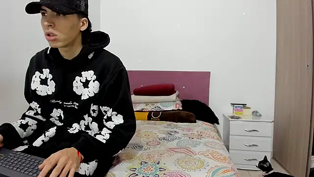 HeellBoy  online show from February 27, 8:15 am