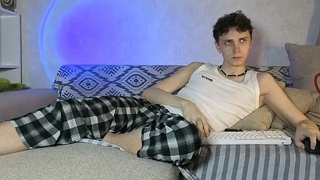 aqualidolly online show from December 24, 4:11 am