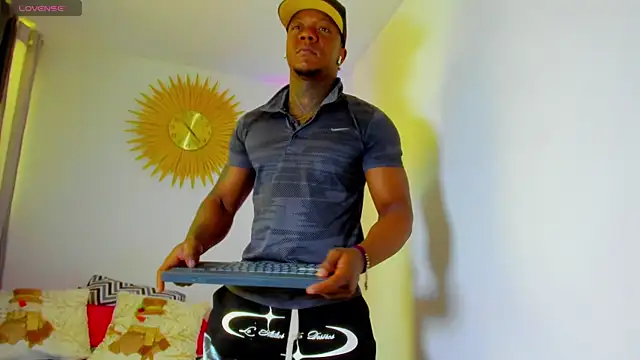 ronnie 7777 online show from December 14, 3:30 pm