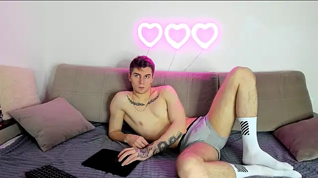 Snapshot of Ian_Connery chatting on February 7, 6:45 pm Ian Connery online show from February 7, 6:45 pm