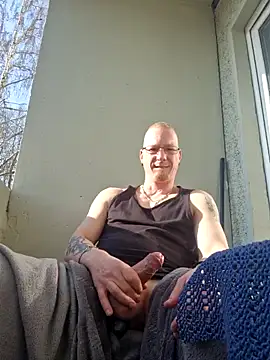 Maiki82 online show from March 21, 8:28 am