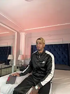 AaronCruz  online show from March 8, 2:04 am