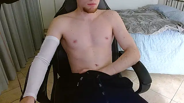 FitGuyDream online show from November 5, 11:40 pm