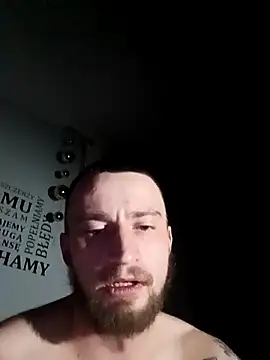 wariacik0024 online show from February 12, 1:22 am