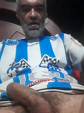 hugosafado333 online show from November 8, 7:33 am