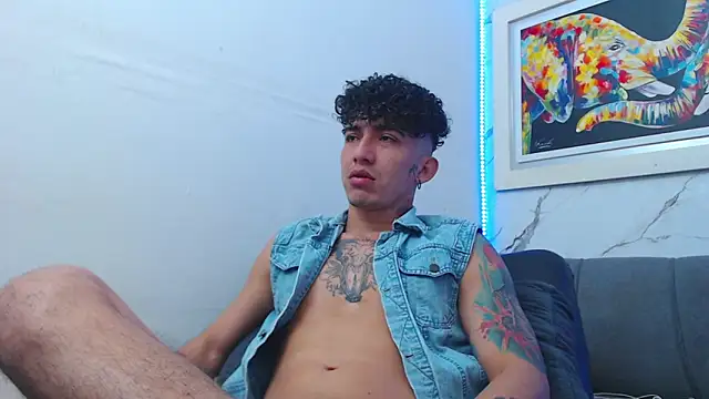 targuerian22 online show from January 14, 1:54 am