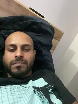 islandvybee55 online show from April 3, 7:21 pm