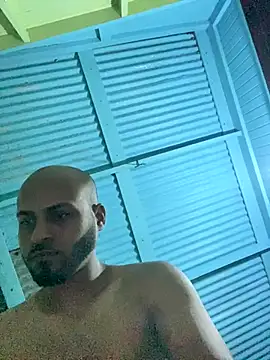 islandvybee55 online show from December 16, 5:03 am