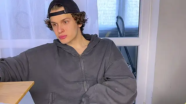 alyx garden online show from April 13, 10:38 am