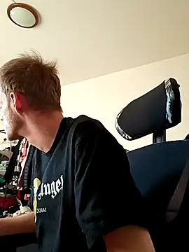 boyfr18 online show from March 7, 4:44 pm