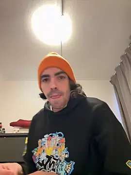 Snapshot of wolfwhite95 chatting on October 25, 4:31 pm wolfwhite95 online show from October 25, 4:31 pm