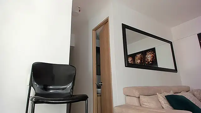 smit hot sr online show from December 4, 9:02 pm