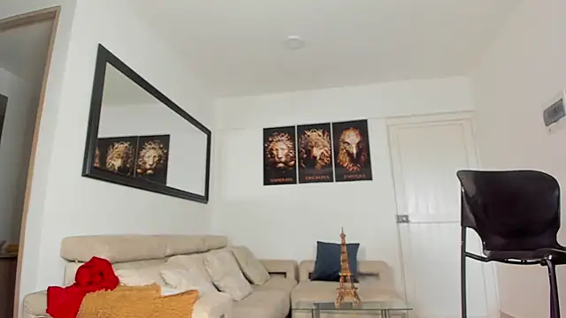 smit hot sr online show from March 5, 7:39 pm