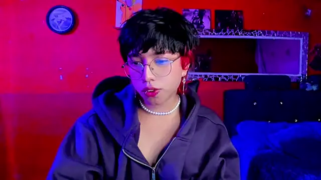 Snapshot of AnggelONfiree chatting on February 23, 6:12 am AnggelONfiree online show from February 23, 6:12 am