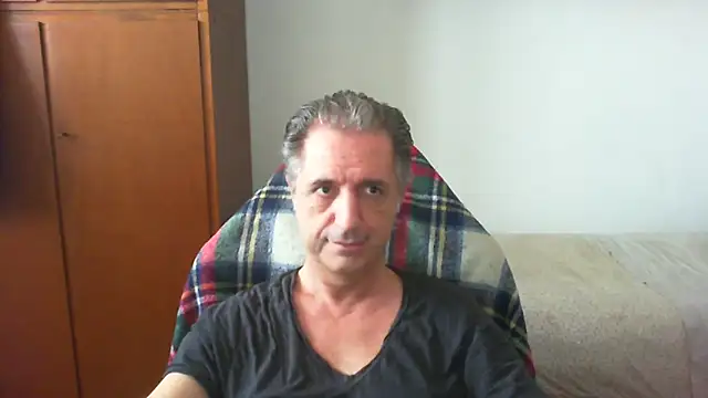 lliuk70mi online show from April 10, 12:45 pm