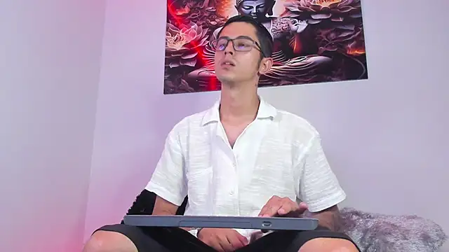 Ethan Sai    online show from February 24, 11:09 pm