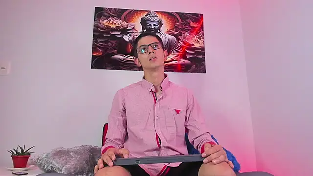 Ethan Sai    online show from February 7, 5:29 pm