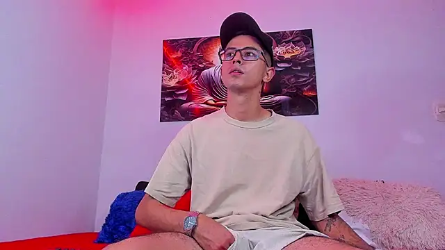 Ethan Sai    online show from October 18, 4:17 am