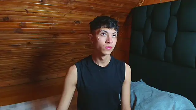 Justyn Ross online show from November 15, 5:48 pm