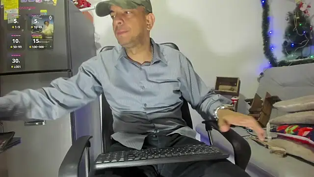 latinmartin73 online show from December 11, 1:07 am