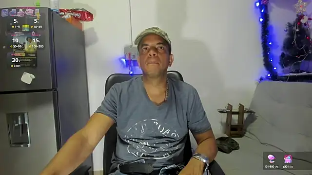 latinmartin73 online show from December 23, 2:13 am