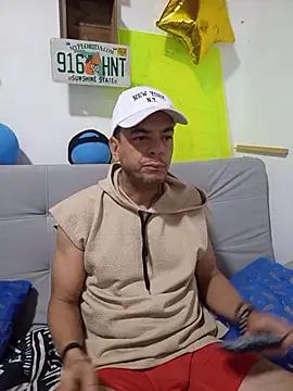 latinmartin73 online show from October 12, 2:11 pm