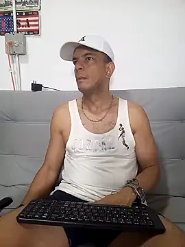 latinmartin73 online show from February 13, 11:37 pm