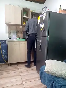 latinmartin73 online show from March 4, 1:23 am