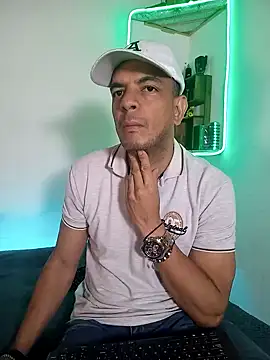 latinmartin73 online show from February 24, 1:24 am