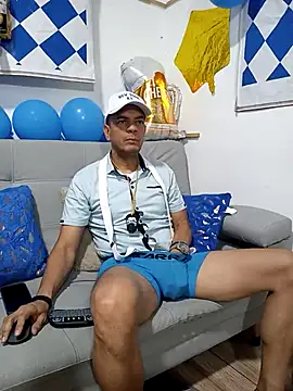 latinmartin73 online show from September 23, 12:54 am