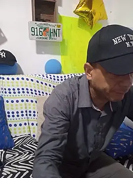 latinmartin73 online show from October 8, 12:48 am