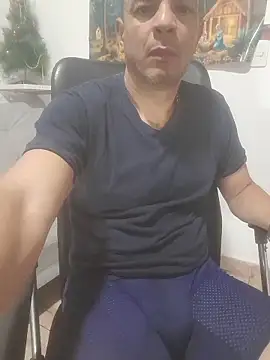 latinmartin73 online show from January 10, 12:16 am